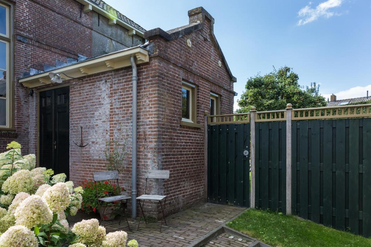 D' Ald Skoalle - Sfeervol Appartement In Oude School. Wijtgaard Exterior photo