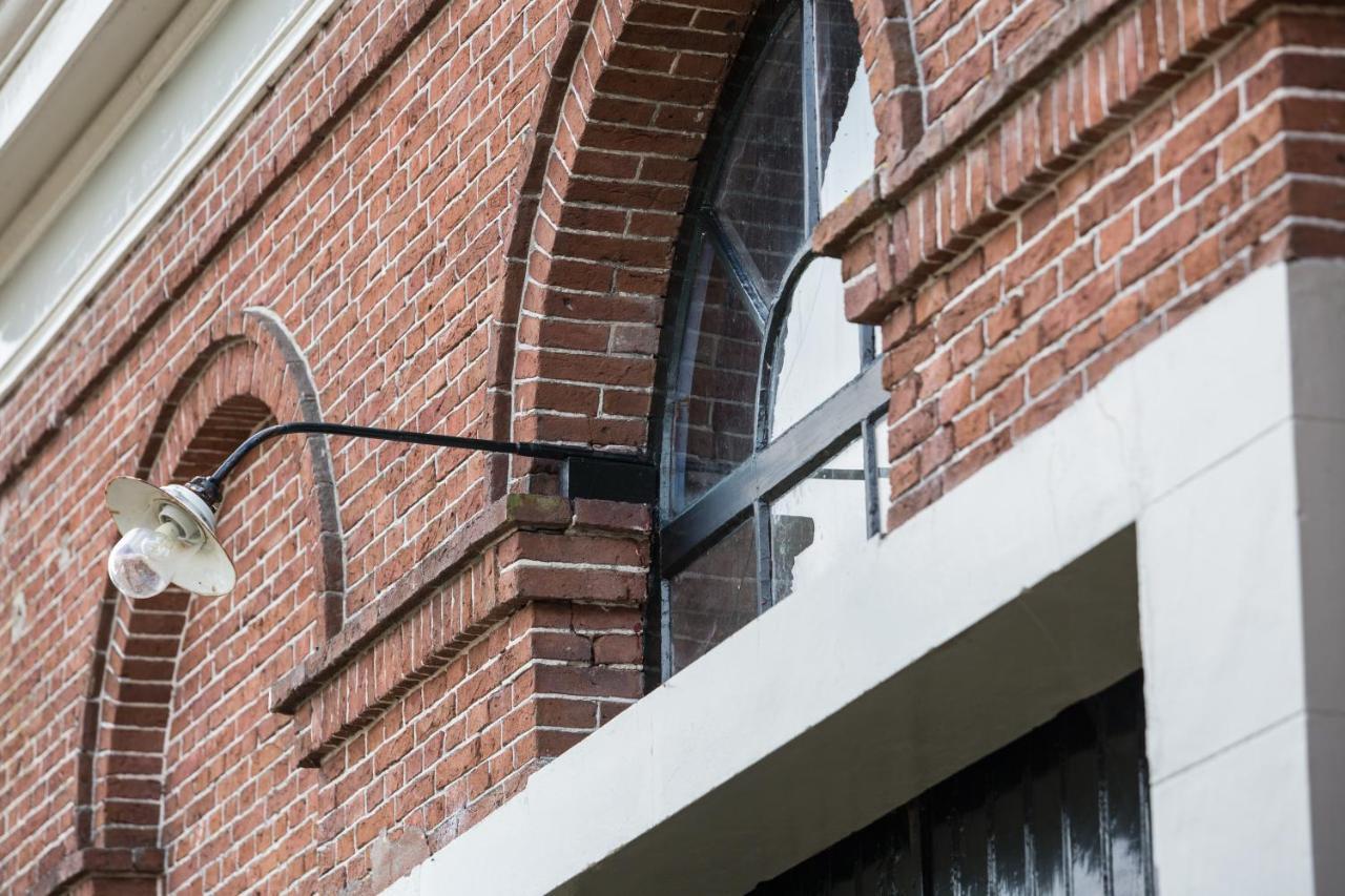 D' Ald Skoalle - Sfeervol Appartement In Oude School. Wijtgaard Exterior photo